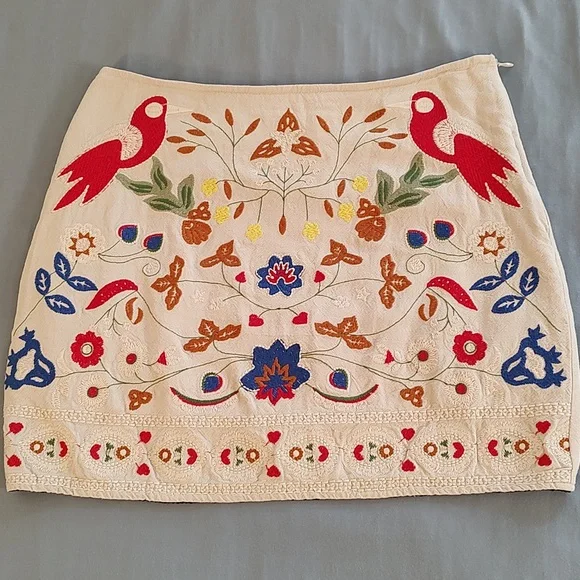 Women’s Umgee Tan Embroidered Fully Lined Mini Skirt /Size M - Picture 2 of 11